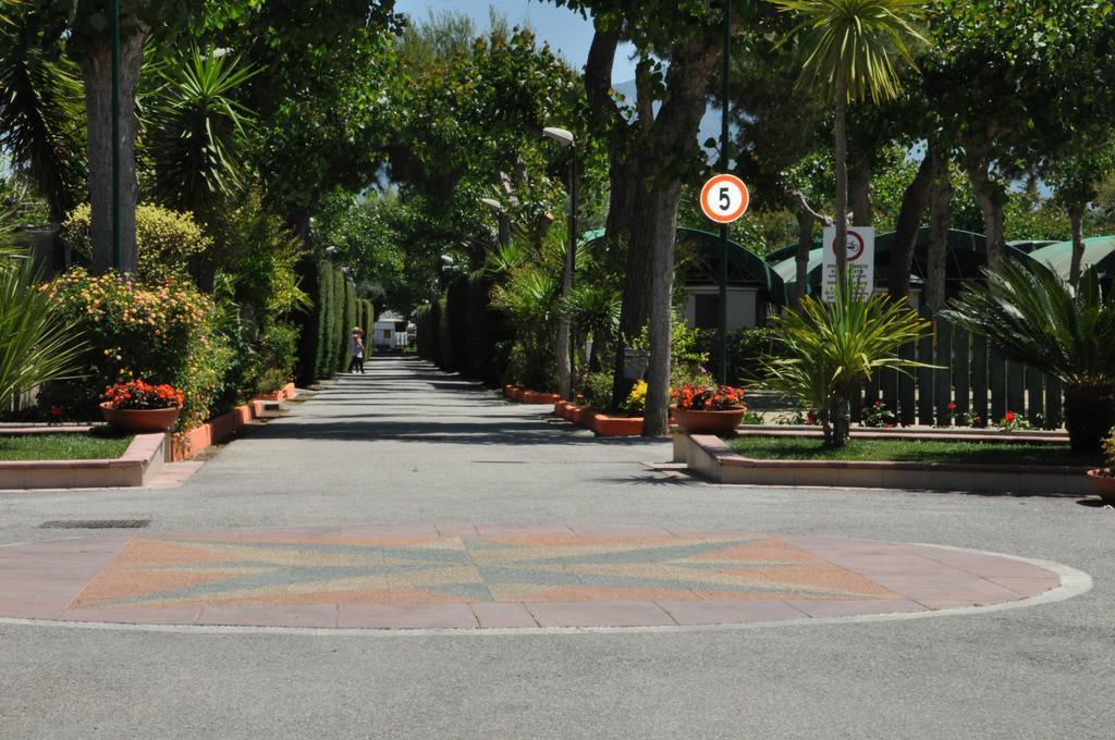 Camping Poseidonia Paestum Exterior foto